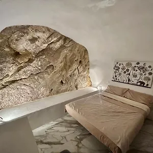 Cave House Apartment